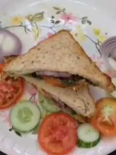 பிரட் சாண்ட்விச் (Bread sandwich recipe in tamil) செய்முறை முக்கிய புகைப்படம்