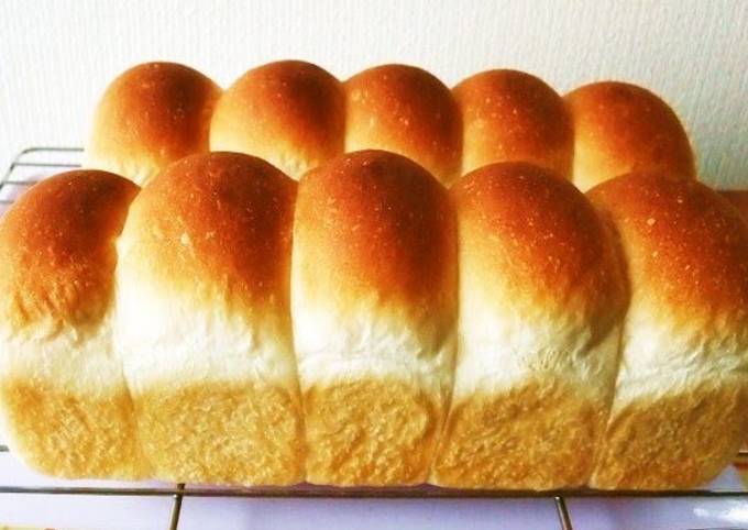 Soft & Moist Mini Roll Loaf In a Pound Cake Pan