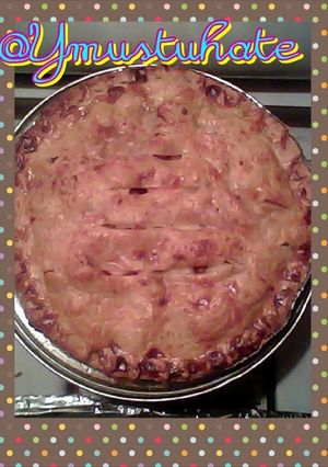 A picture of YMUSTUHATE my carmel apple pie.