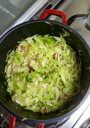 A picture of Onion Paprika Fried Cabbage.