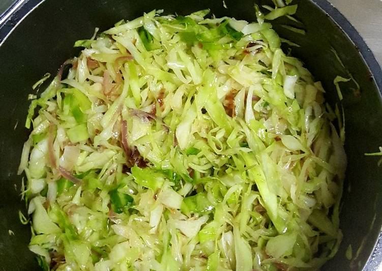 Onion Paprika Fried Cabbage