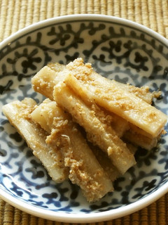 A picture of Pounded Burdock Root.