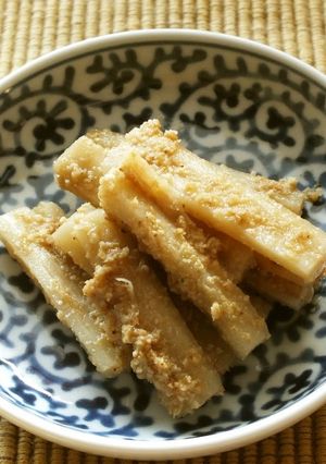 A picture of Pounded Burdock Root.