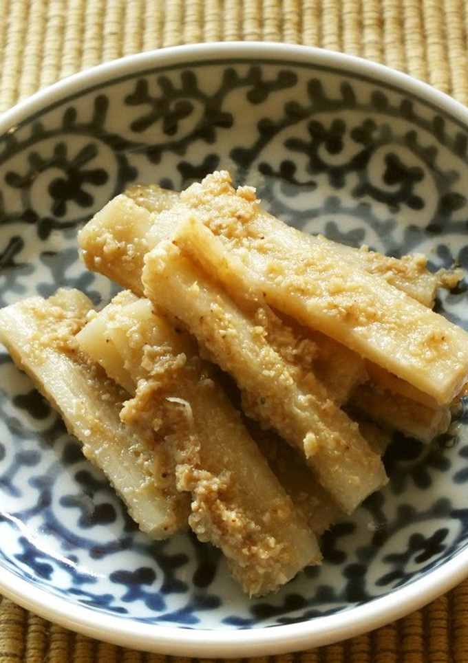 A picture of Pounded Burdock Root.