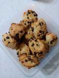 Biscotti gocce di cioccolato, nocciole e yogurt