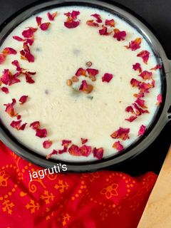 દૂધ પૌંઆ (Dudh Poha Recipe In Gujarati) રેસીપી મુખ્ય ફોટો