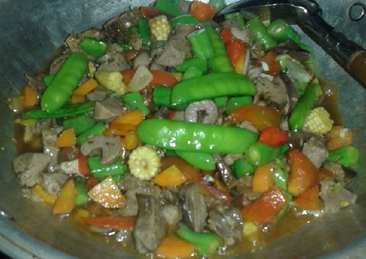 Bagaimana memasak Tumis ati ampela sayuran, Enak