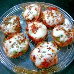 Bread Katori Pizza A picture of Bread Katori Pizza.
