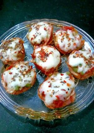 A picture of Bread Katori Pizza.