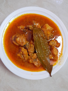 रेस्टोरेंट स्टाइल चिकन ग्रेवी (restaurant style chicken gravy recipe in Hindi) रेसिपी मुख्य फोटो