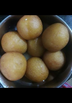 गुलाब जामुन (gulab jamun recipe in Hindi) रेसिपी मुख्य फोटो