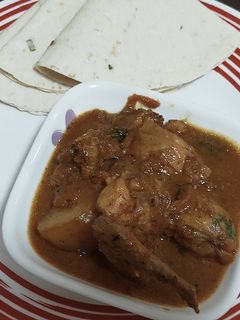 সিম্পল চিকেন কারি(simple chicken curry recipe in Bengali) রেসিপির প্রধান ছবি