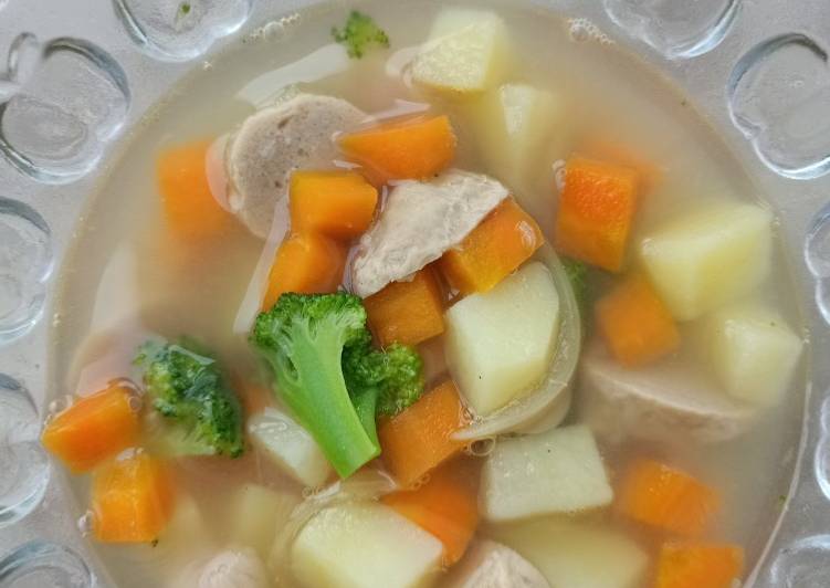 Cara Gampang Menyiapkan Sup bakso dan sosis ayam Anti Gagal