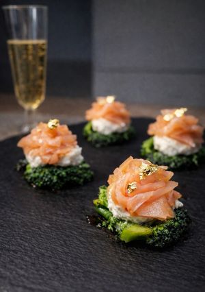 Foto di Smash broccoli, ricotta al limone con salmone affumicato 🥦🐟🍋