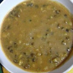 A picture of Kali chana dal.