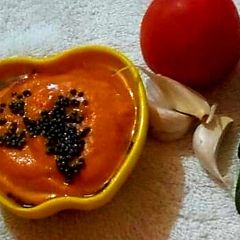 A picture of Garlic tomato chutney.