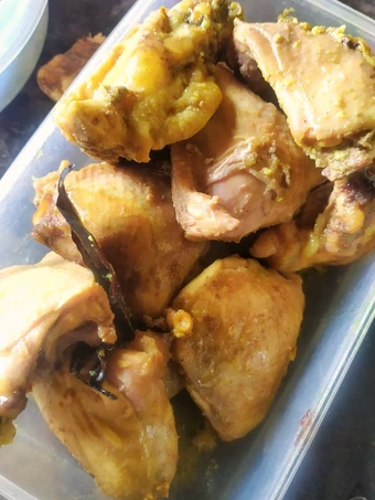 Cara Gampang Membuat Resep Ayam ungkep bumbu kuning yang Uenak Anti Ribet, Mantap