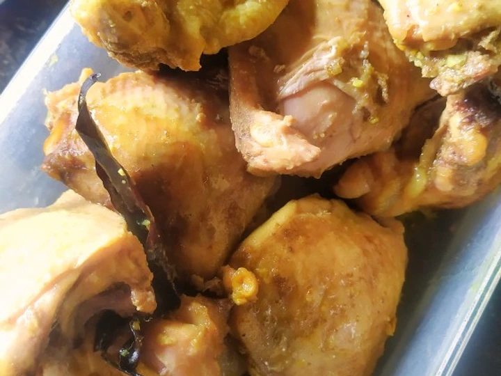 Cara Gampang Membuat Resep Ayam ungkep bumbu kuning yang Uenak Anti Ribet, Mantap