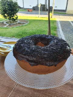 Foto de Bolo de Cenoura com Cobertura de Chocolate