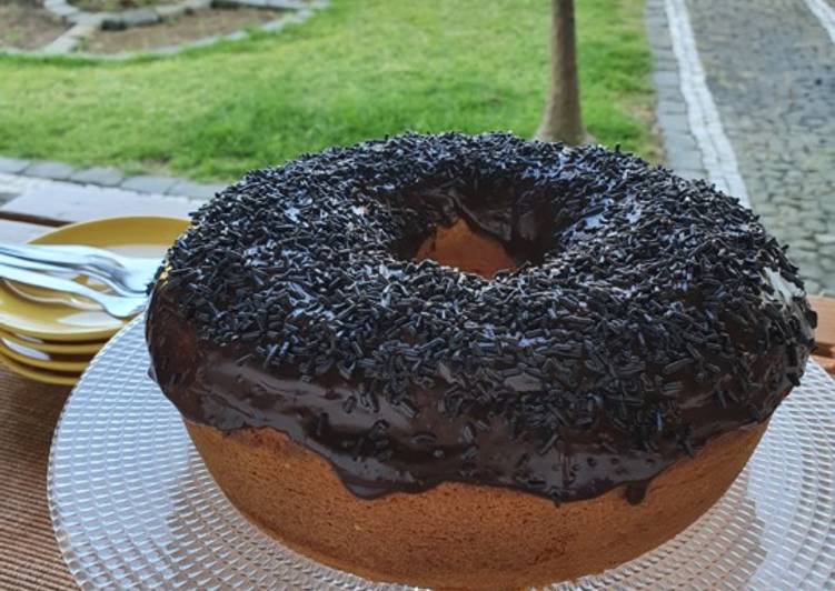 Bolo de Cenoura com Cobertura de Chocolate