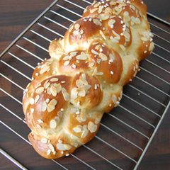 A picture of Hefezopf (German Bread).