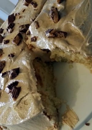 A picture of caramel peanut butter frosting.