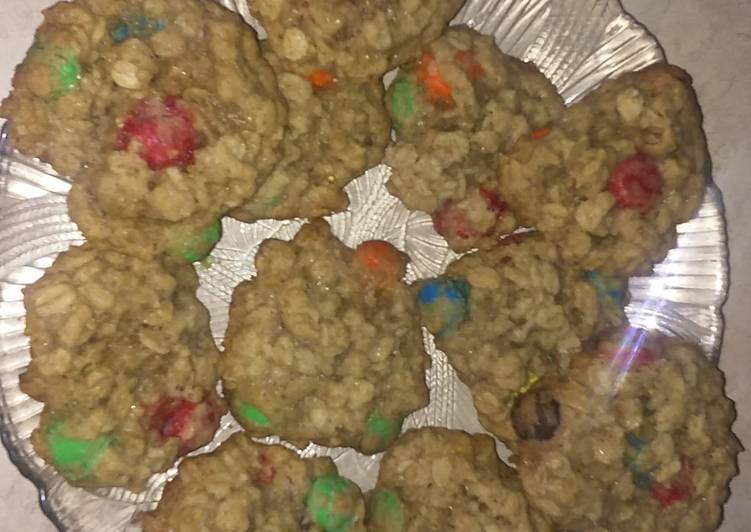 Steps to Make Favorite Oatmeal M&M cookies
