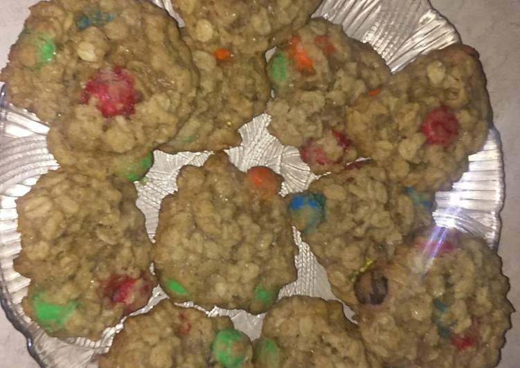 How to Make Homemade Oatmeal M&amp;M cookies