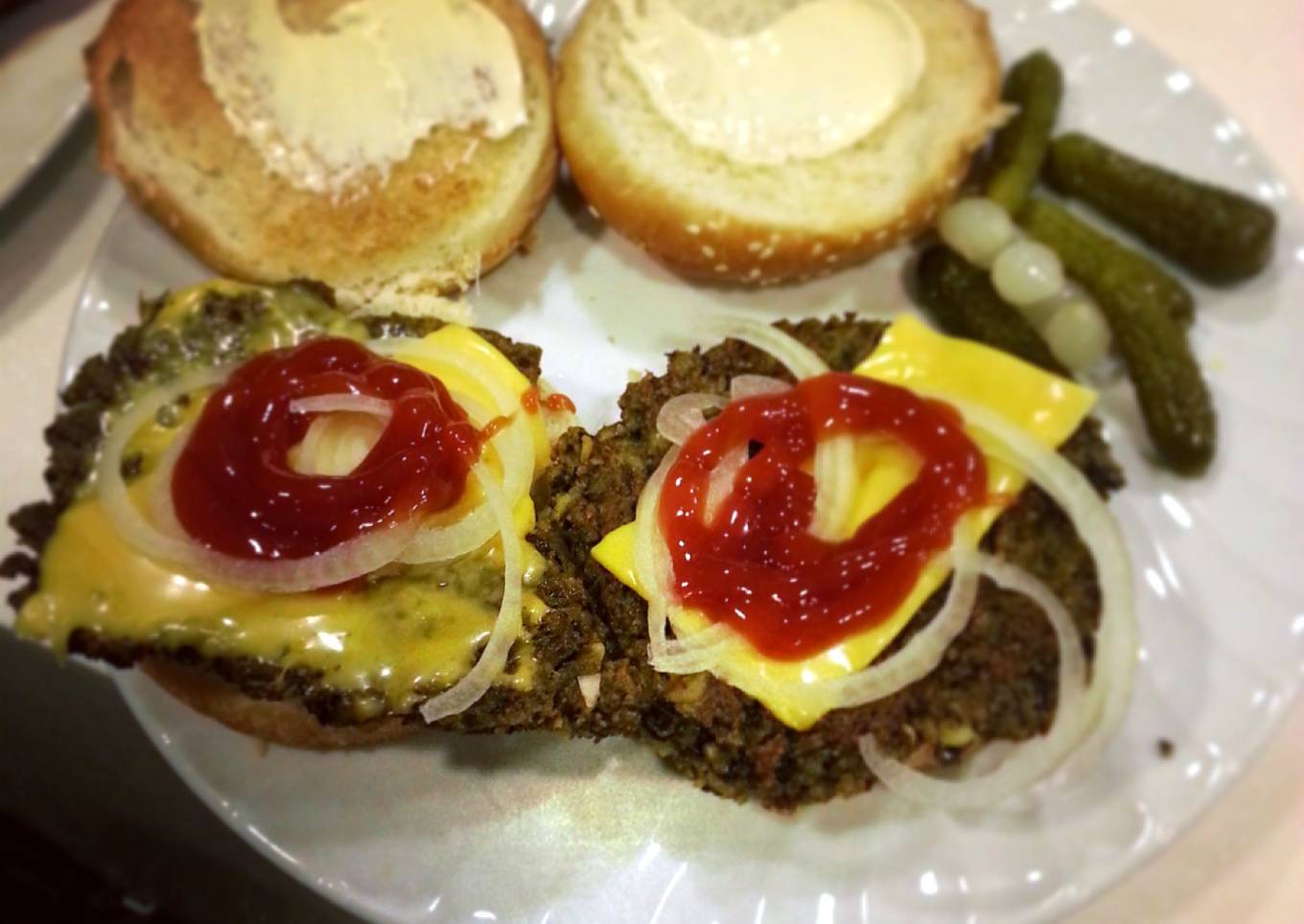 Black Bean and Oat Burgers