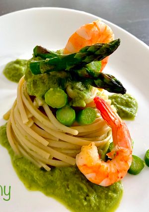 Foto di Linguine asparagi e gamberi
