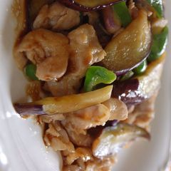 A picture of Eggplant and Pork Stir-fry at a Ramen Shop.