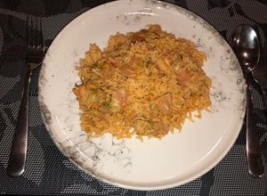 Una foto de Arroz con machas y atún