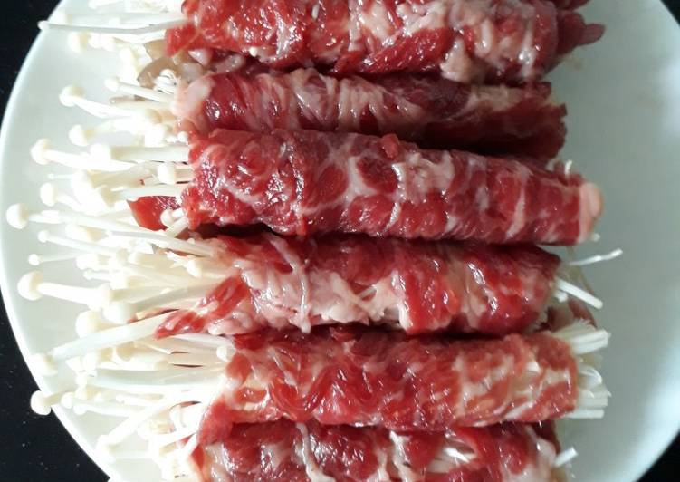 Recipe of Super Quick Homemade Grilled beef wrapped Enokitake mushroom..