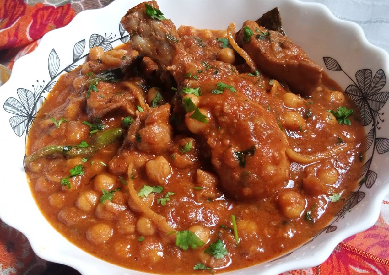 Murgh Cholay(chicken chickpeas Curry)