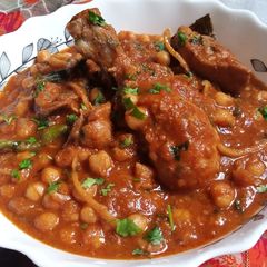 A picture of Murgh Cholay(chicken chickpeas Curry).