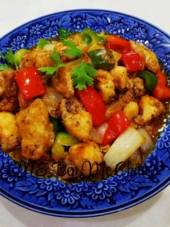 Hình của món Úc gà sốt chua ngọt.