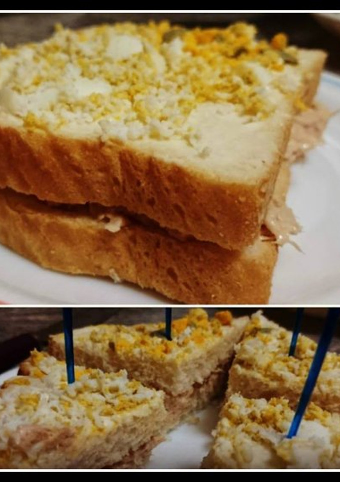 Una foto de Sándwich de atún y mayonesa con huevo rallado