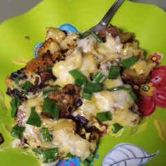 A picture of Super scrumptious potatoes,bacon cheesy egg skillet.