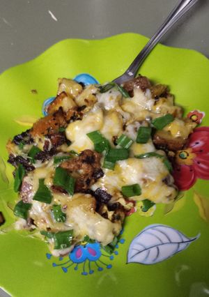 A picture of Super scrumptious potatoes,bacon cheesy egg skillet.