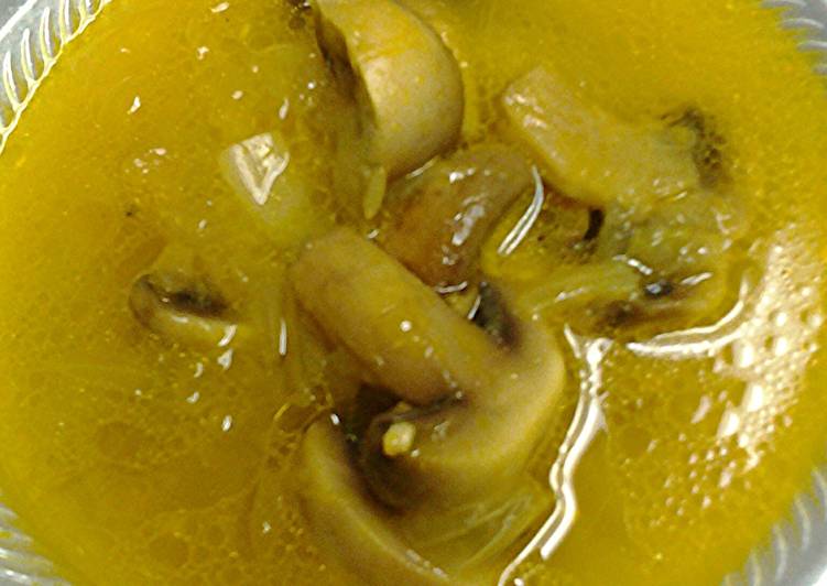 Steps to Prepare Perfect Golden Onion and mushroom soup