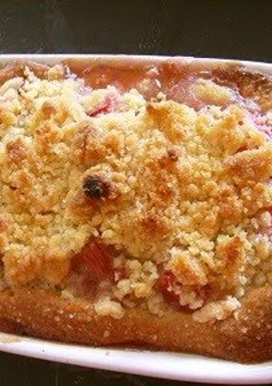 A picture of Rhubarb Kuchen.