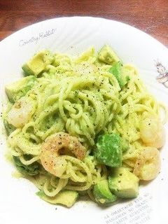 A picture of Creamy Pasta with Shrimp and Avocado.