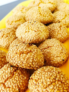 عکسی از دستور شیرینی ساده کنجدی(با روغن مایع)