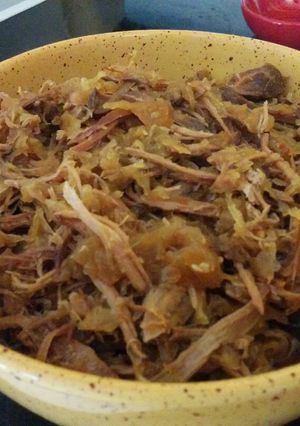 A picture of Crock Pot Pork and Saurekraut.