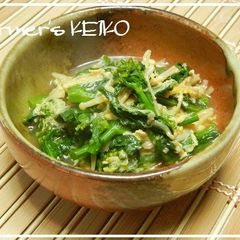 A picture of [Farmhouse Recipe] Broccolini and Enoki Mushrooms with Egg.