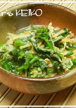 A picture of [Farmhouse Recipe] Broccolini and Enoki Mushrooms with Egg.