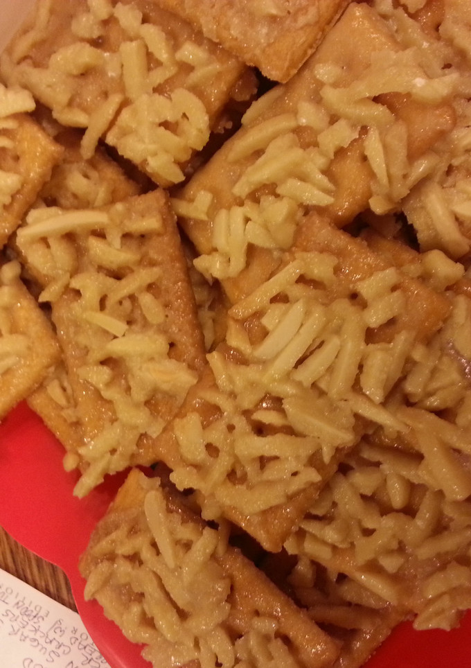 A picture of Nutty Cracker Delights.