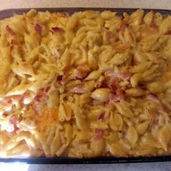 A picture of Chicken-Bacon Mac and Cheese.