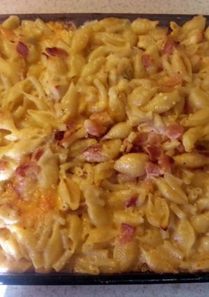 A picture of Chicken-Bacon Mac and Cheese.