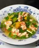 Canh bí đỏ nấu tôm